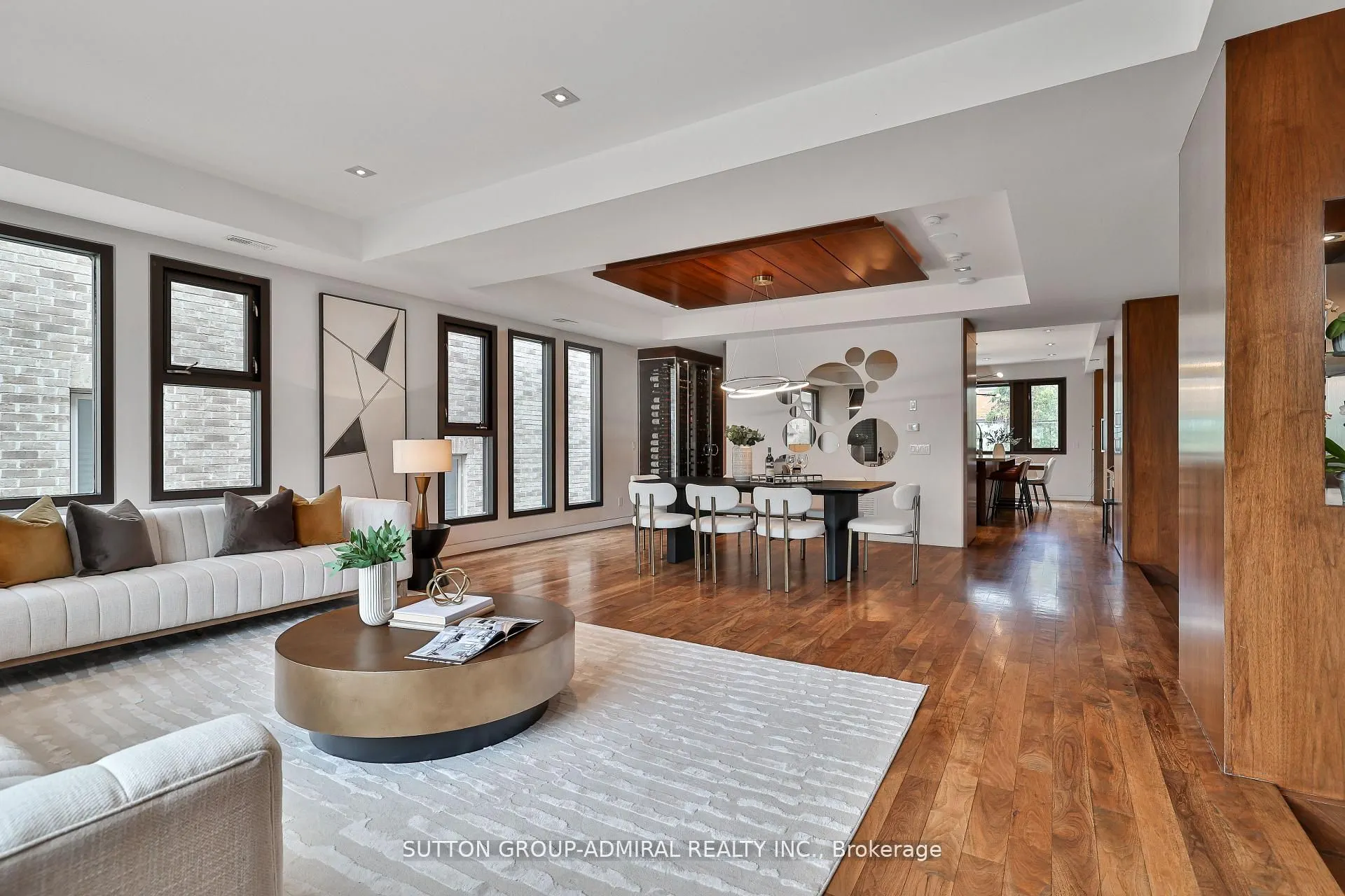 415 Douglas Avenue