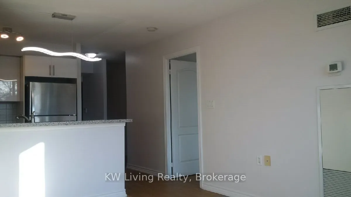 3840 Bathurst Street, #202