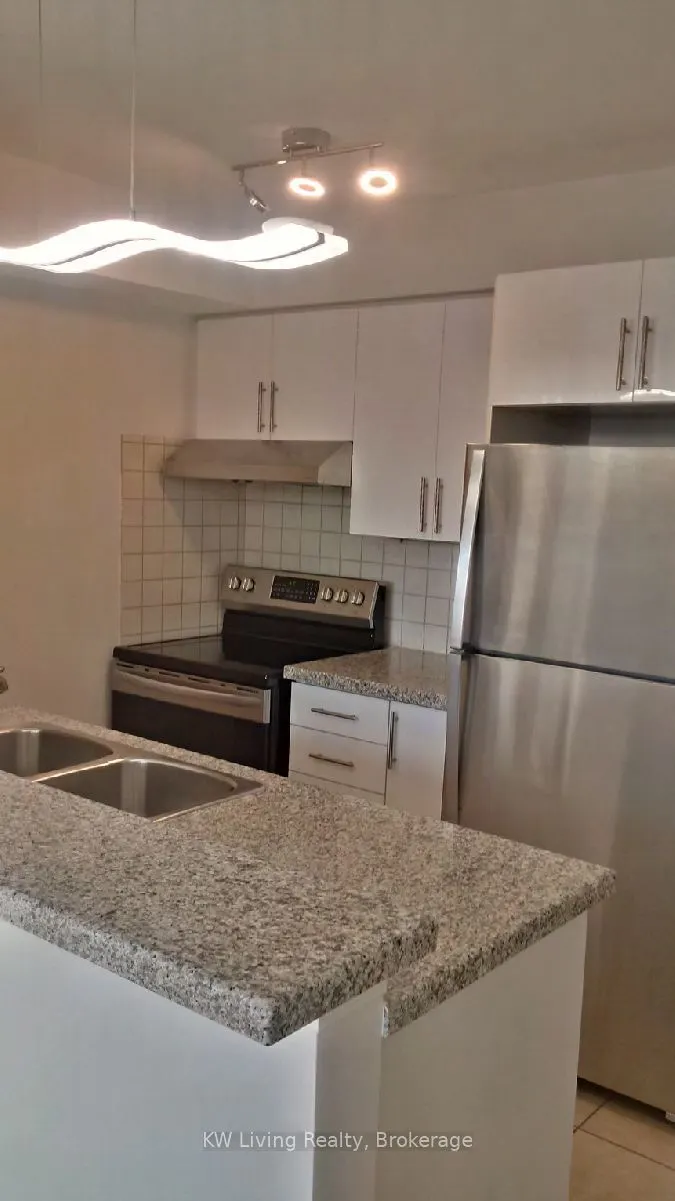 3840 Bathurst Street, #202