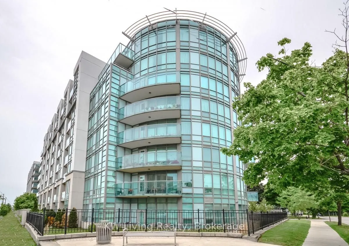 3840 Bathurst Street, #202