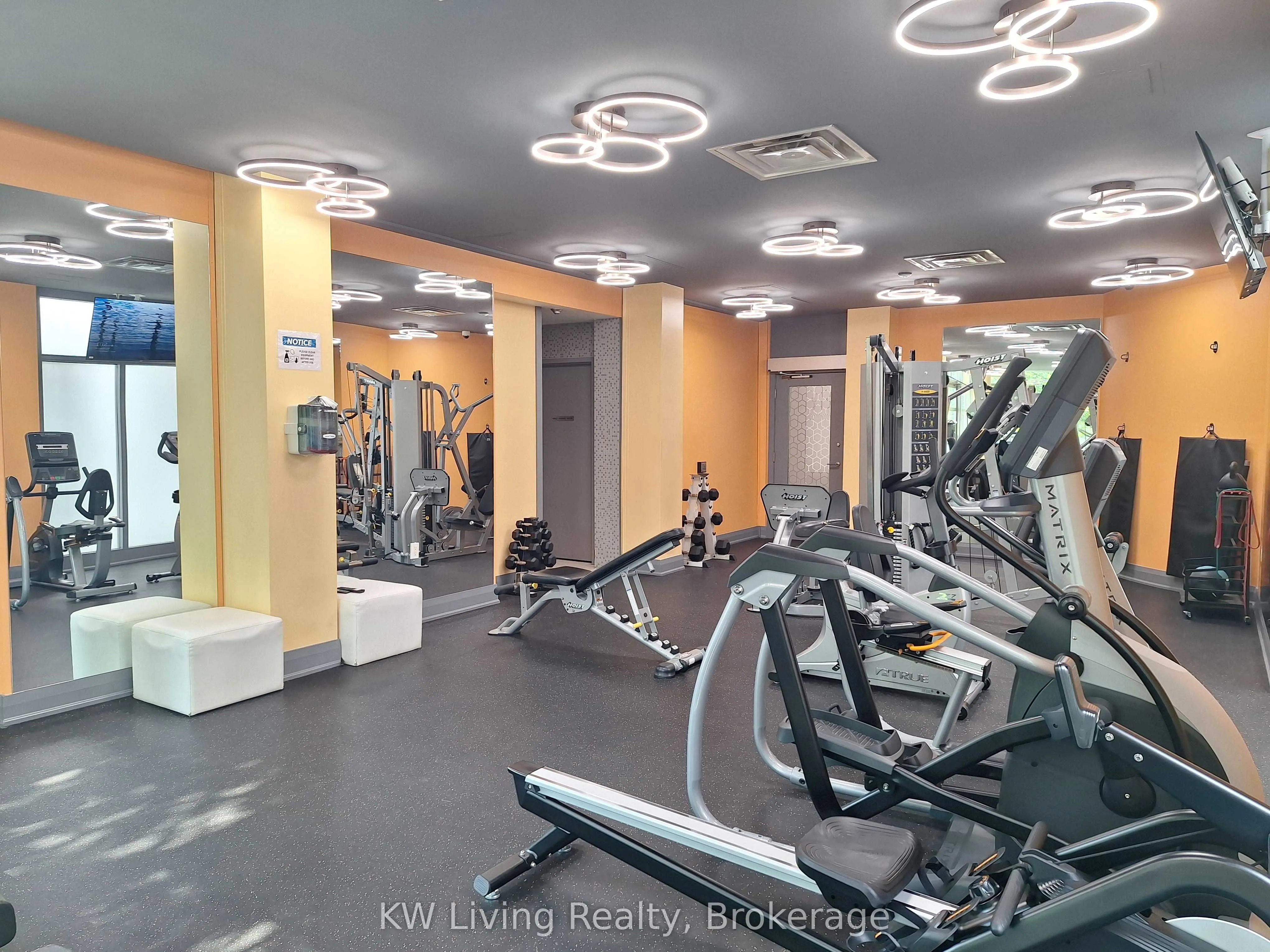 3840 Bathurst Street, #202