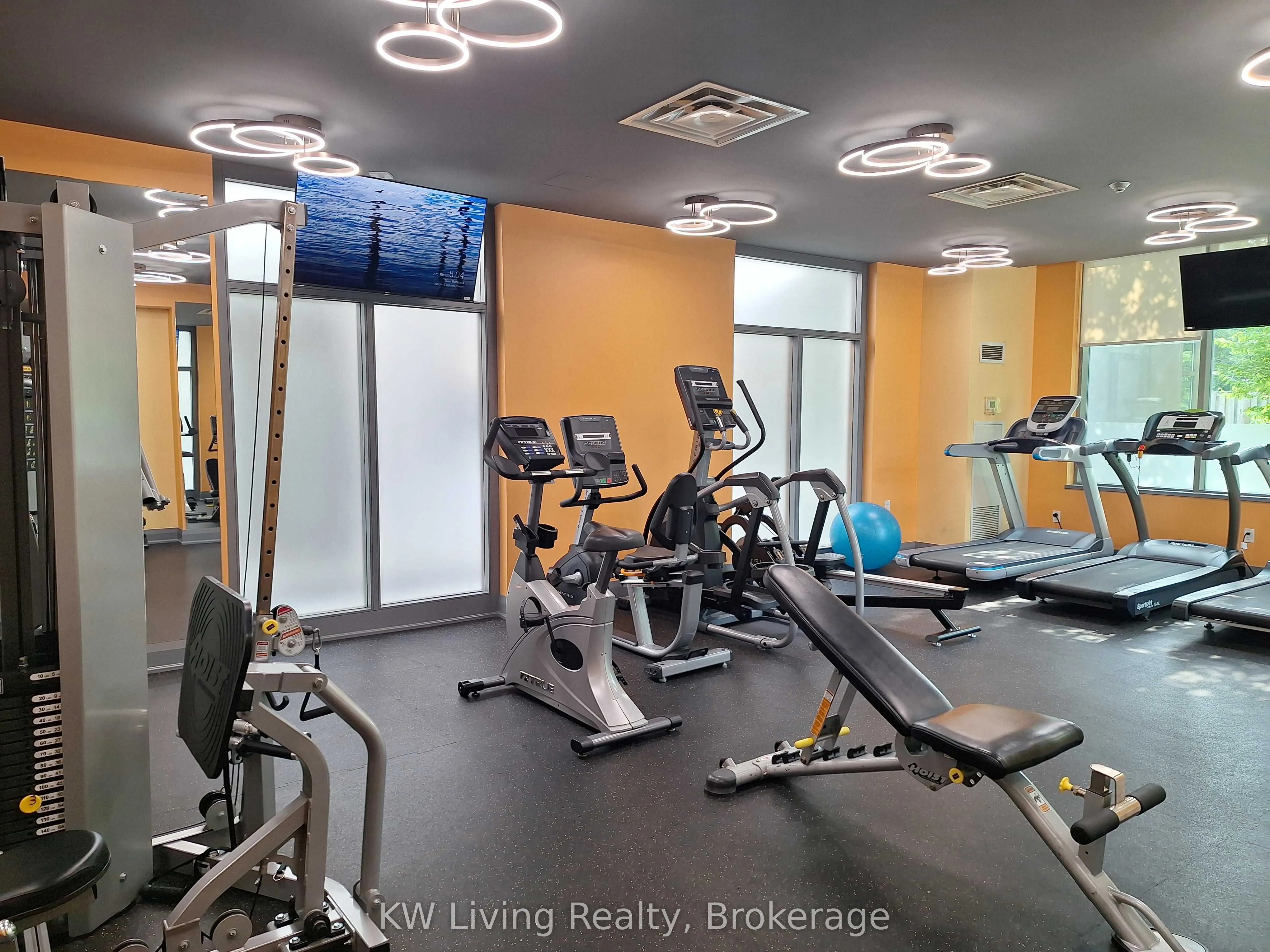 3840 Bathurst Street, #202