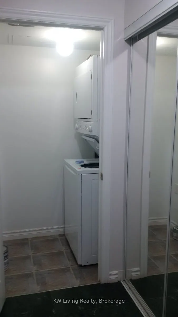 3840 Bathurst Street, #202
