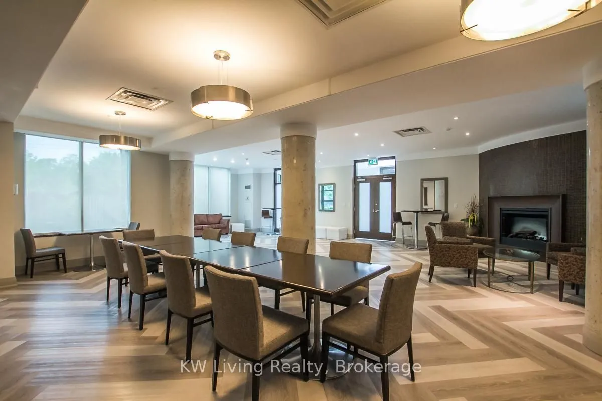 3840 Bathurst Street, #202