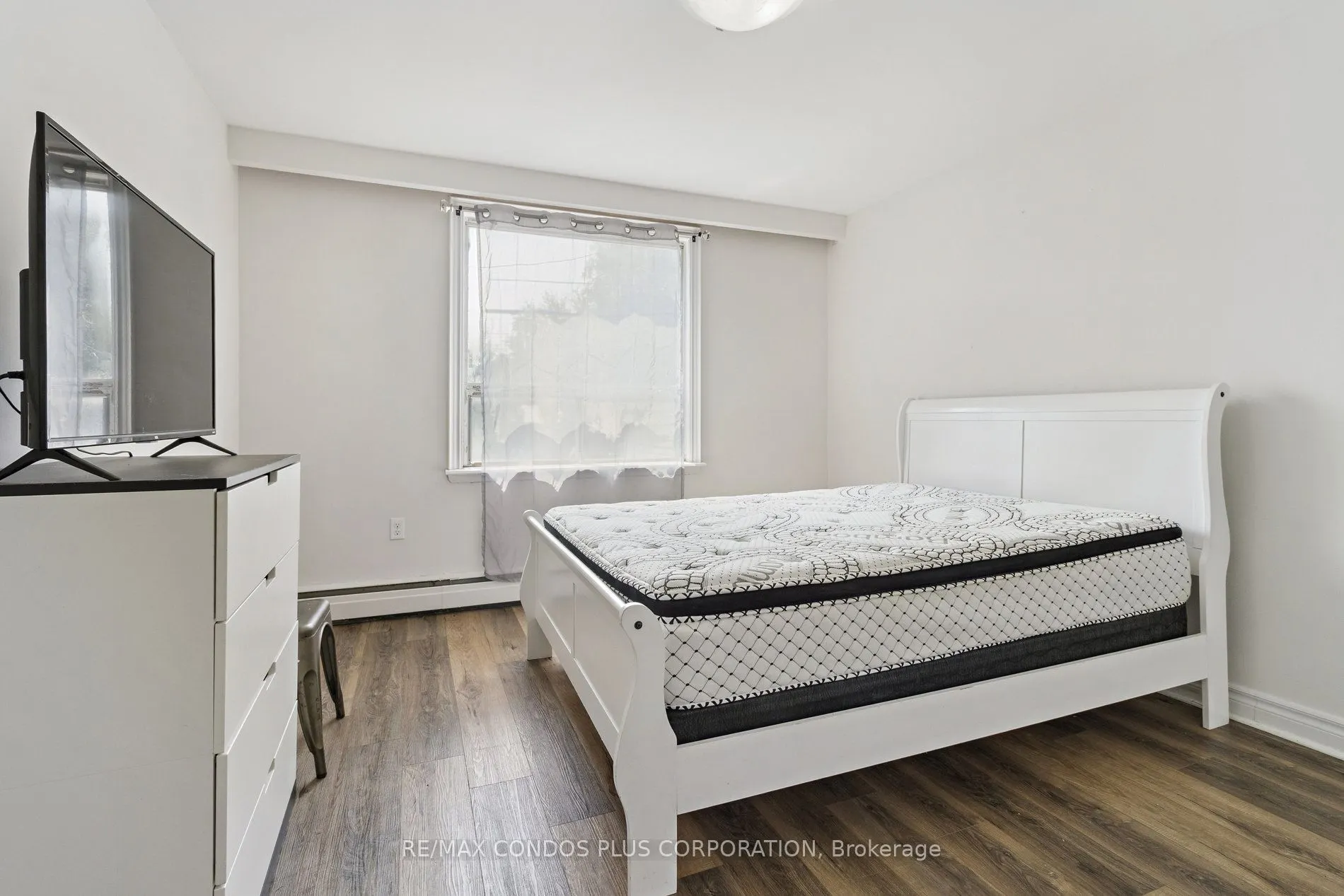 449 Wilson Avenue, #2