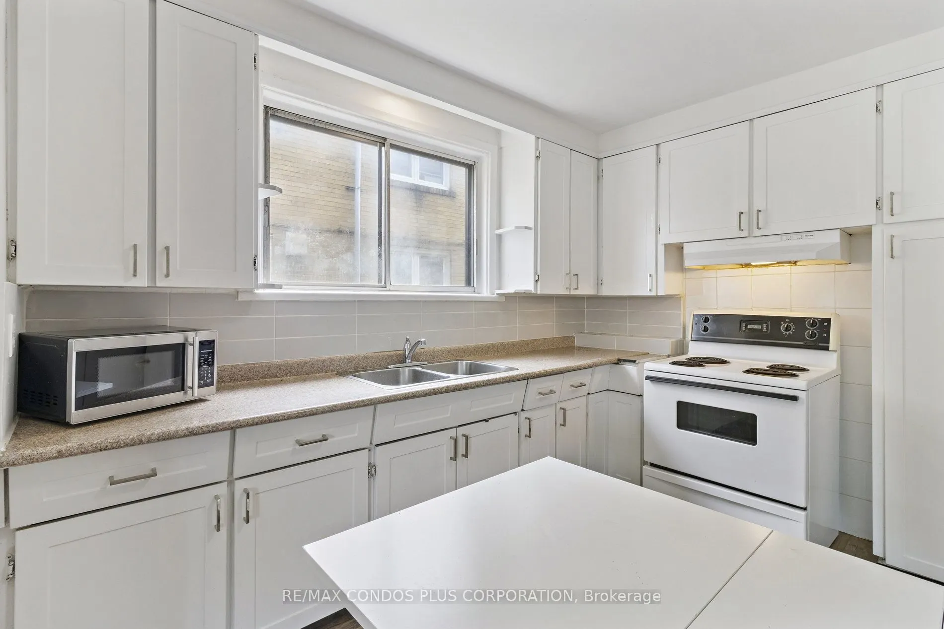 449 Wilson Avenue, #2