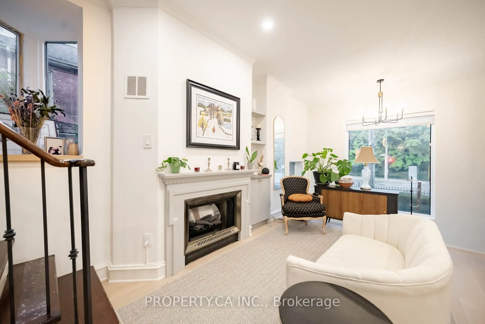 300 Avenue Road, #5