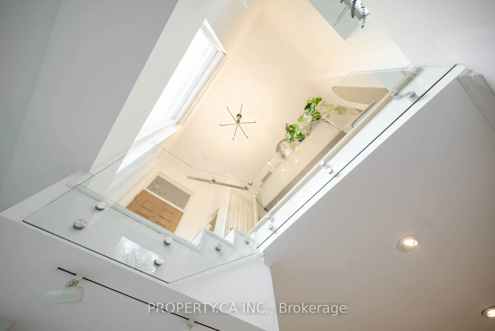 300 Avenue Road, #5