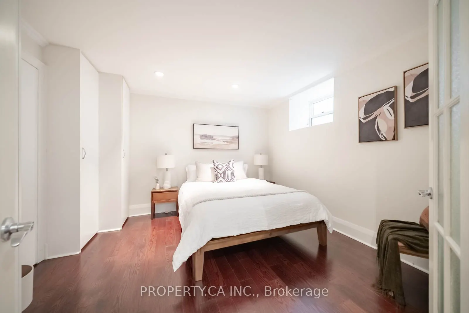300 Avenue Road, #5