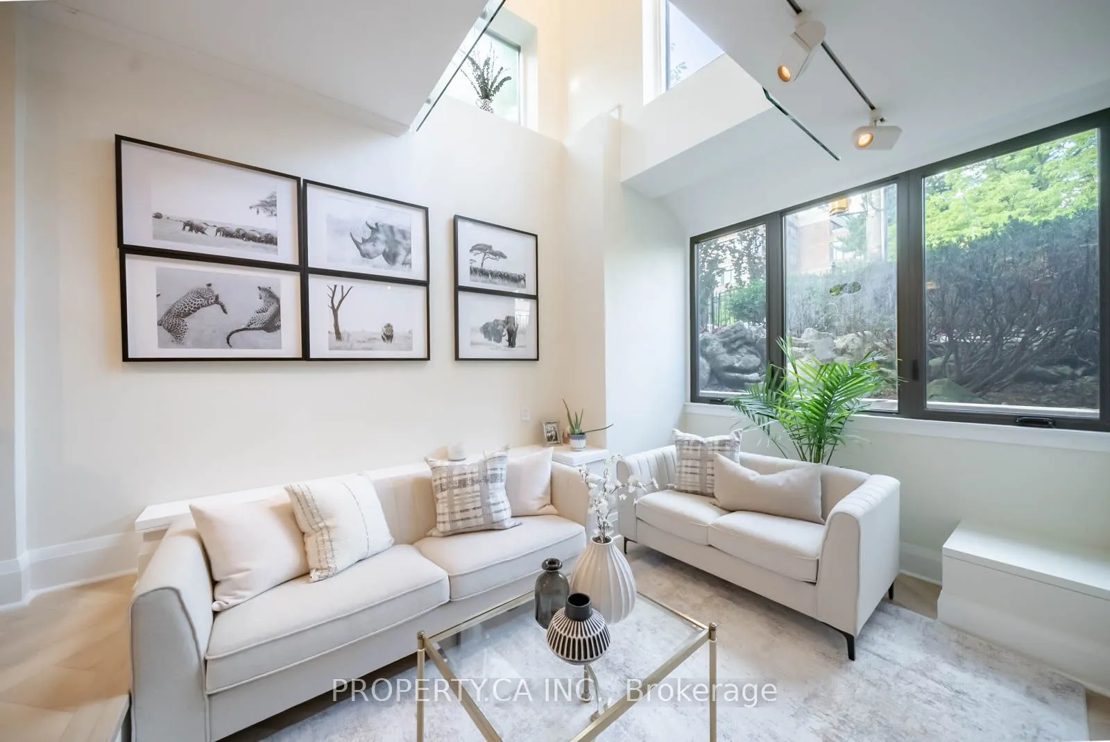 300 Avenue Road, #5