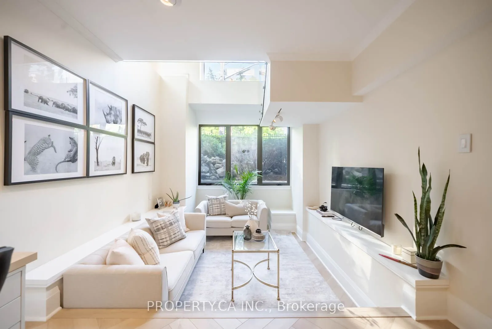 300 Avenue Road, #5