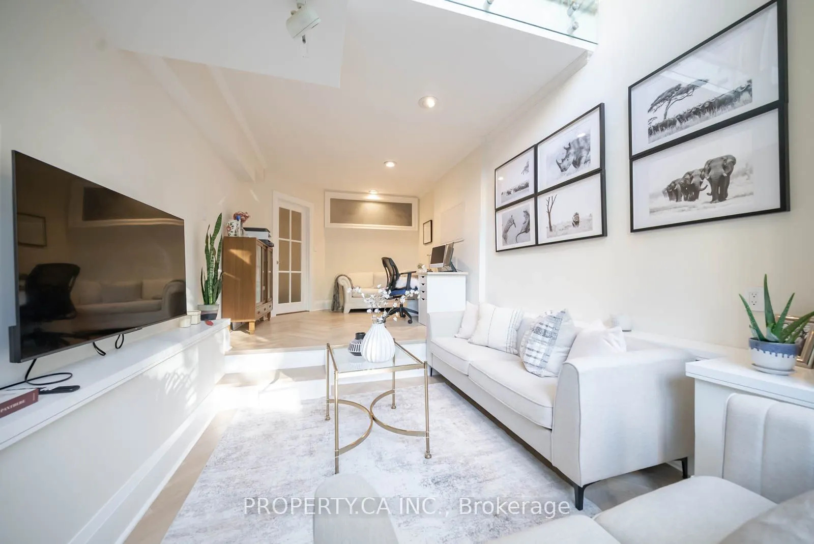 300 Avenue Road, #5