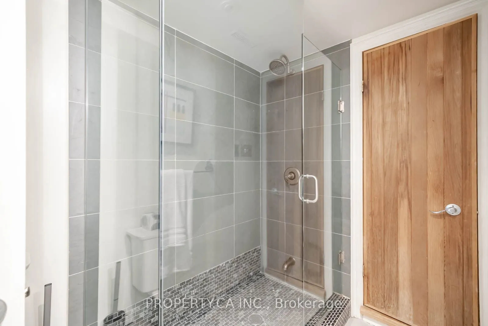 300 Avenue Road, #5
