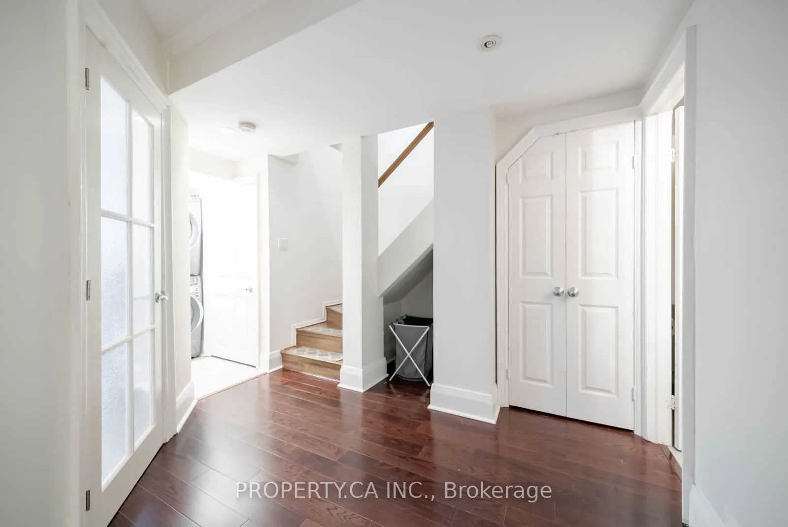 300 Avenue Road, #5