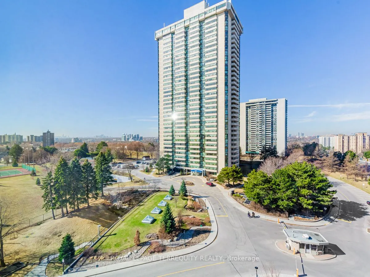 1555 Finch Avenue E, #908