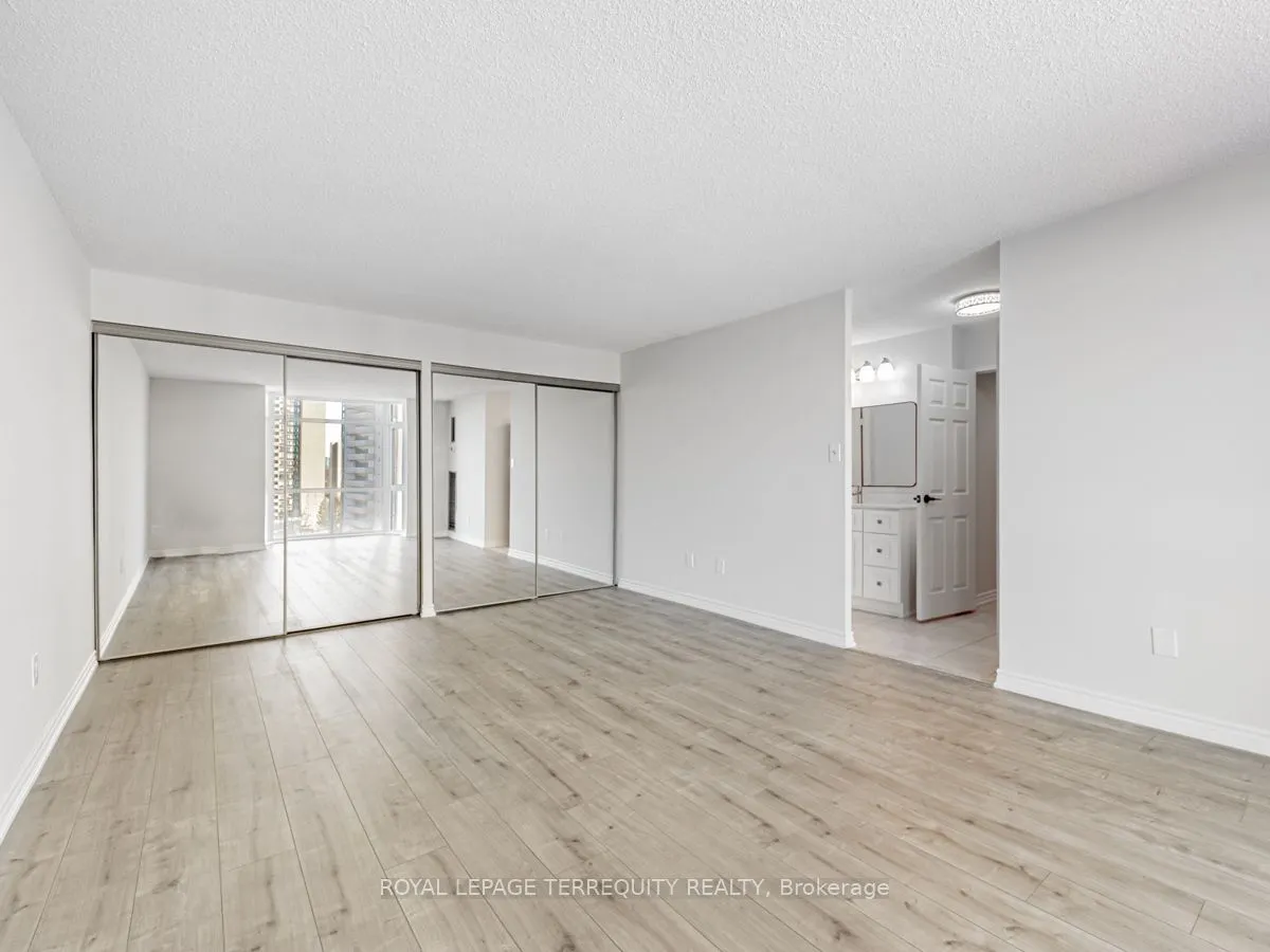 1555 Finch Avenue E, #908
