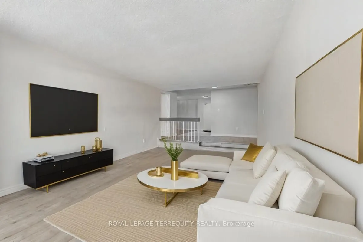 1555 Finch Avenue E, #908