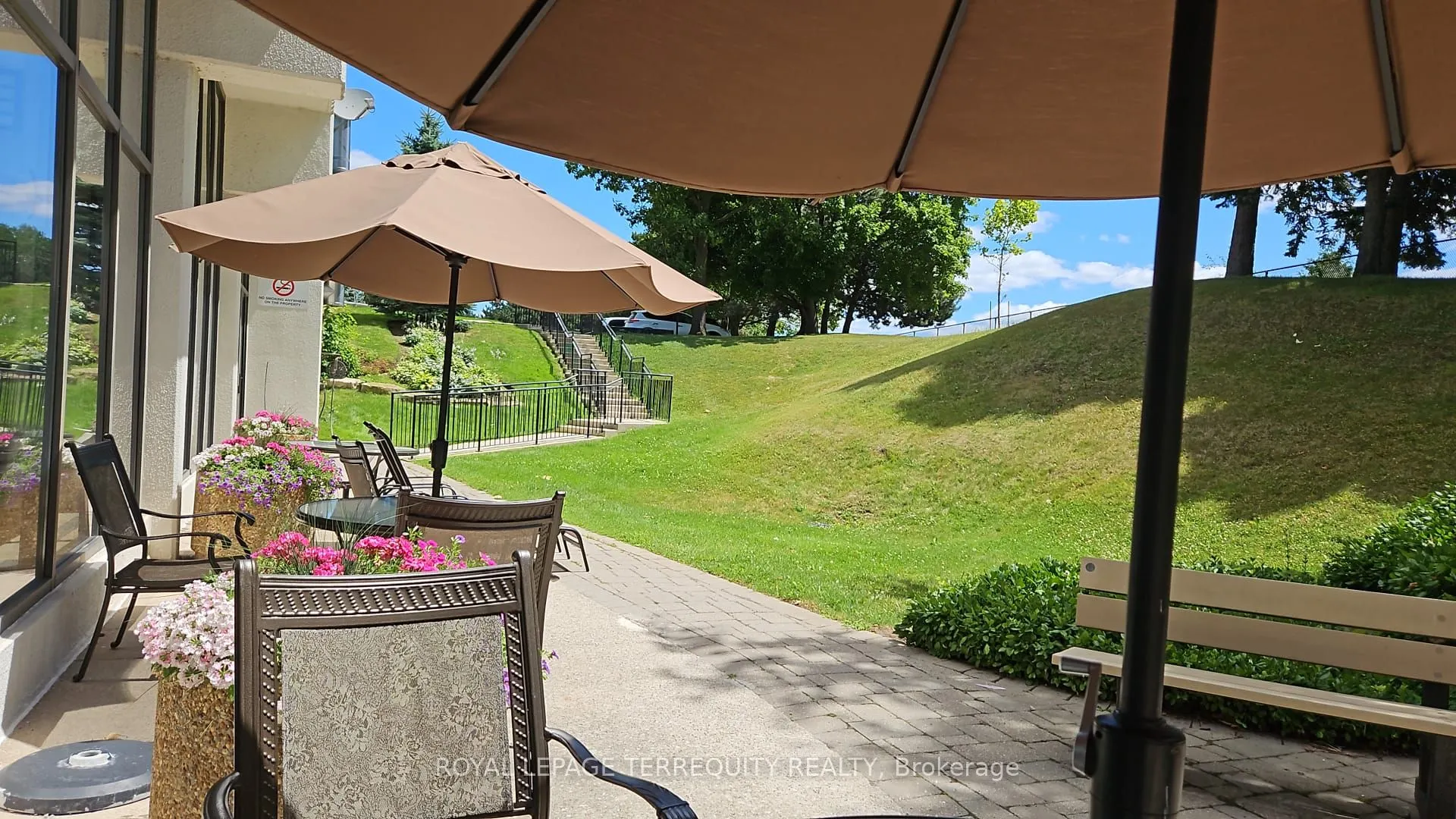 1555 Finch Avenue E, #908