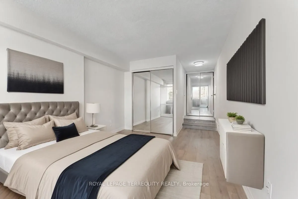 1555 Finch Avenue E, #908