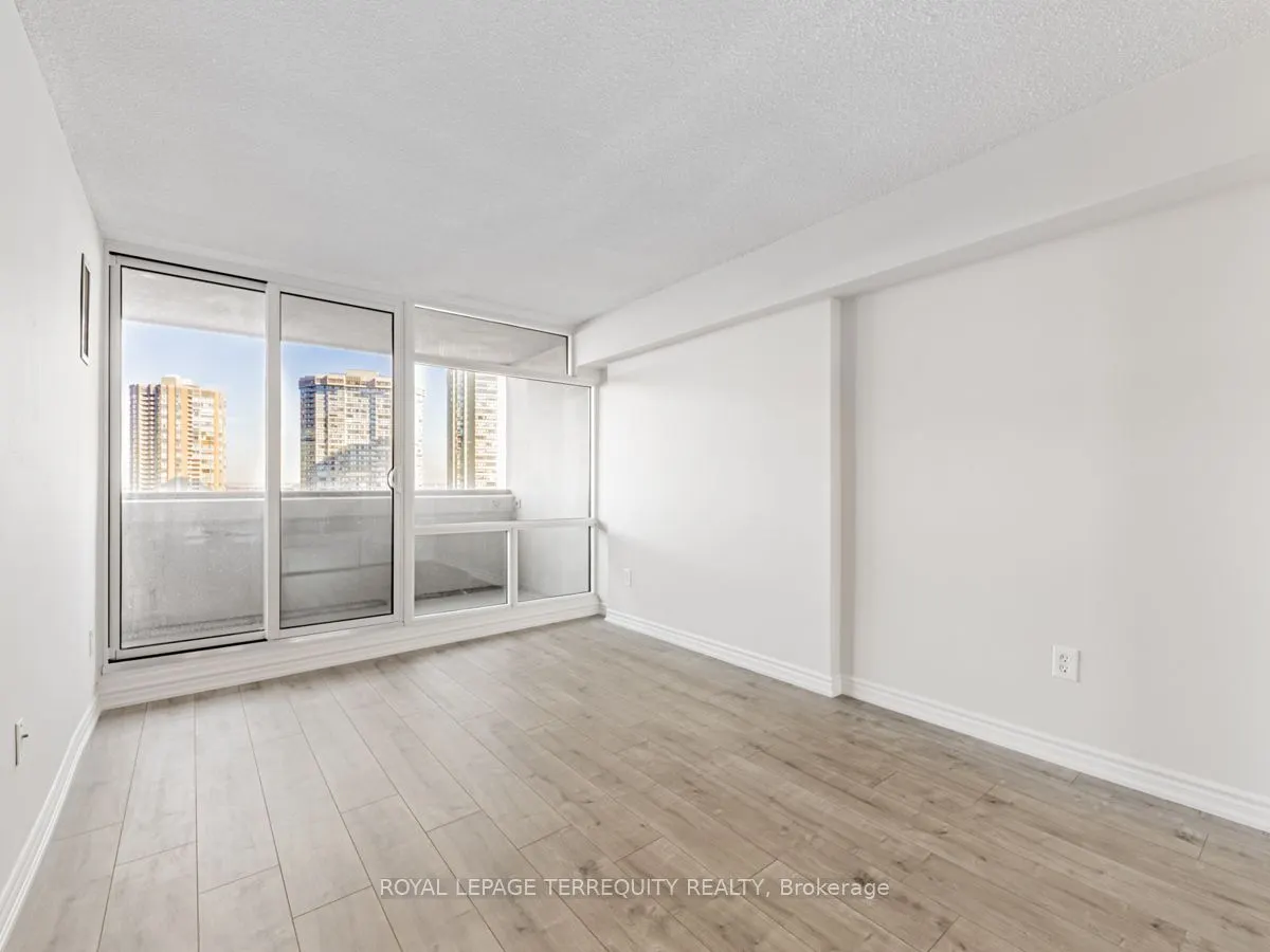 1555 Finch Avenue E, #908