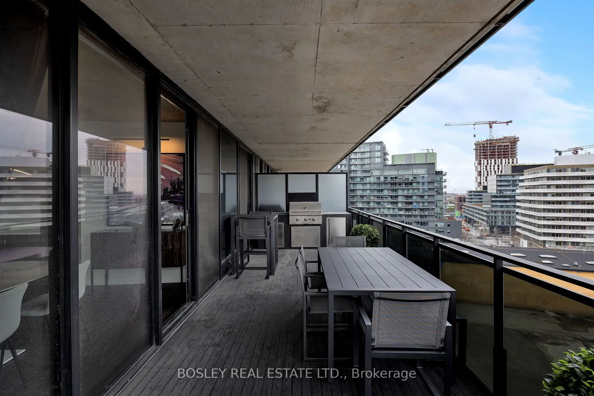 21 Lawren Harris Square, #804