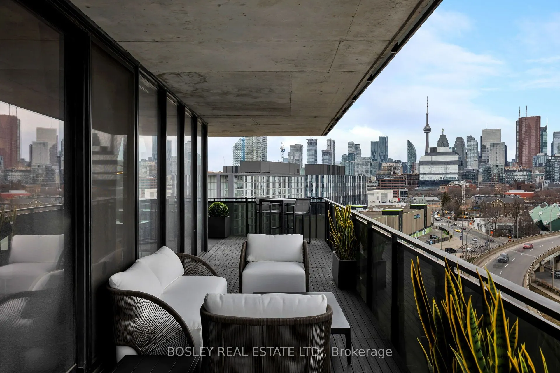 21 Lawren Harris Square, #804