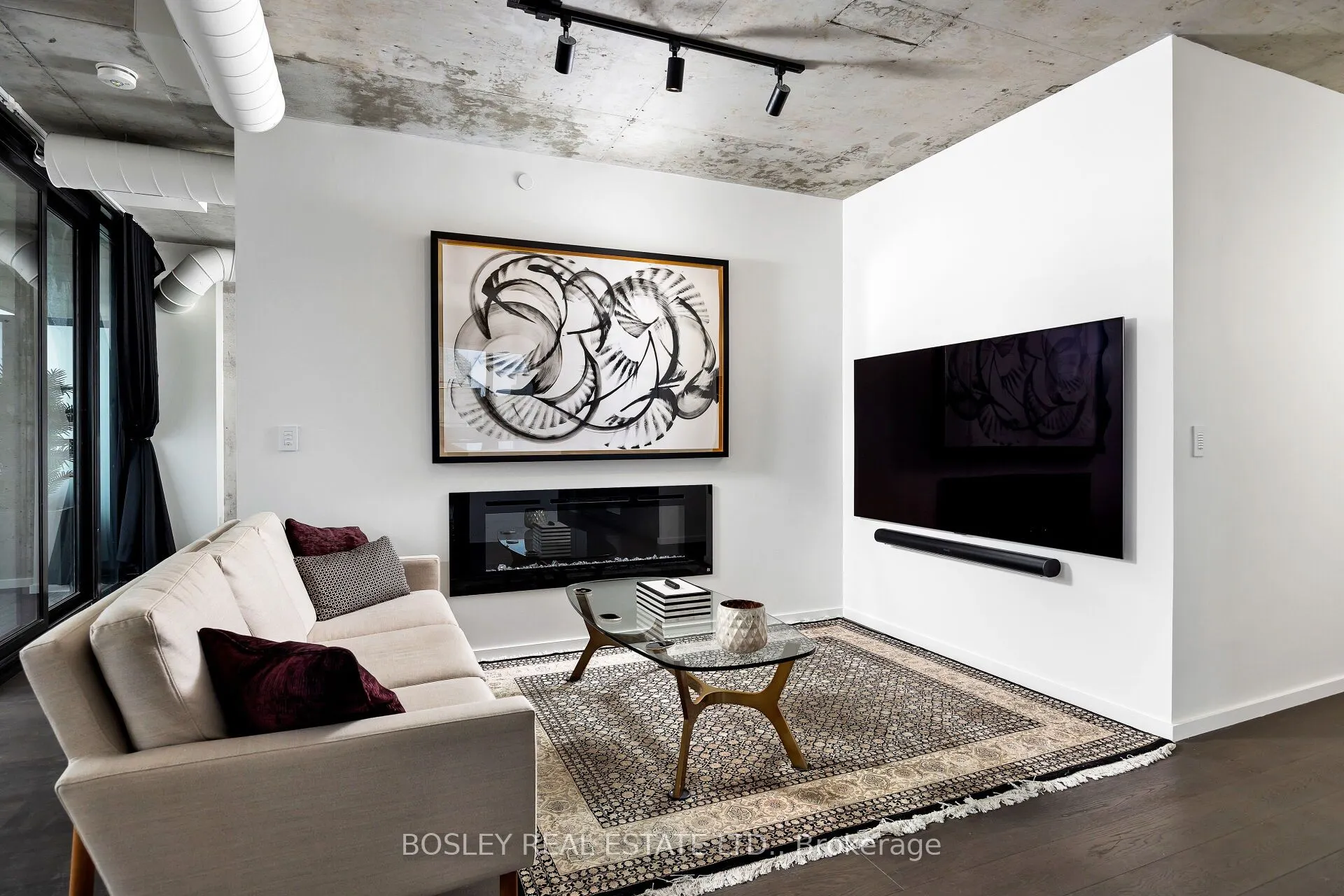 21 Lawren Harris Square, #804