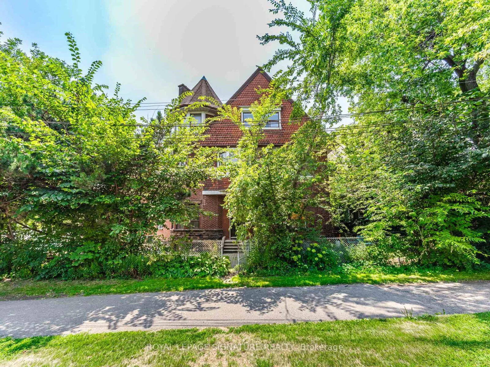 1 Bellwoods Park, #2