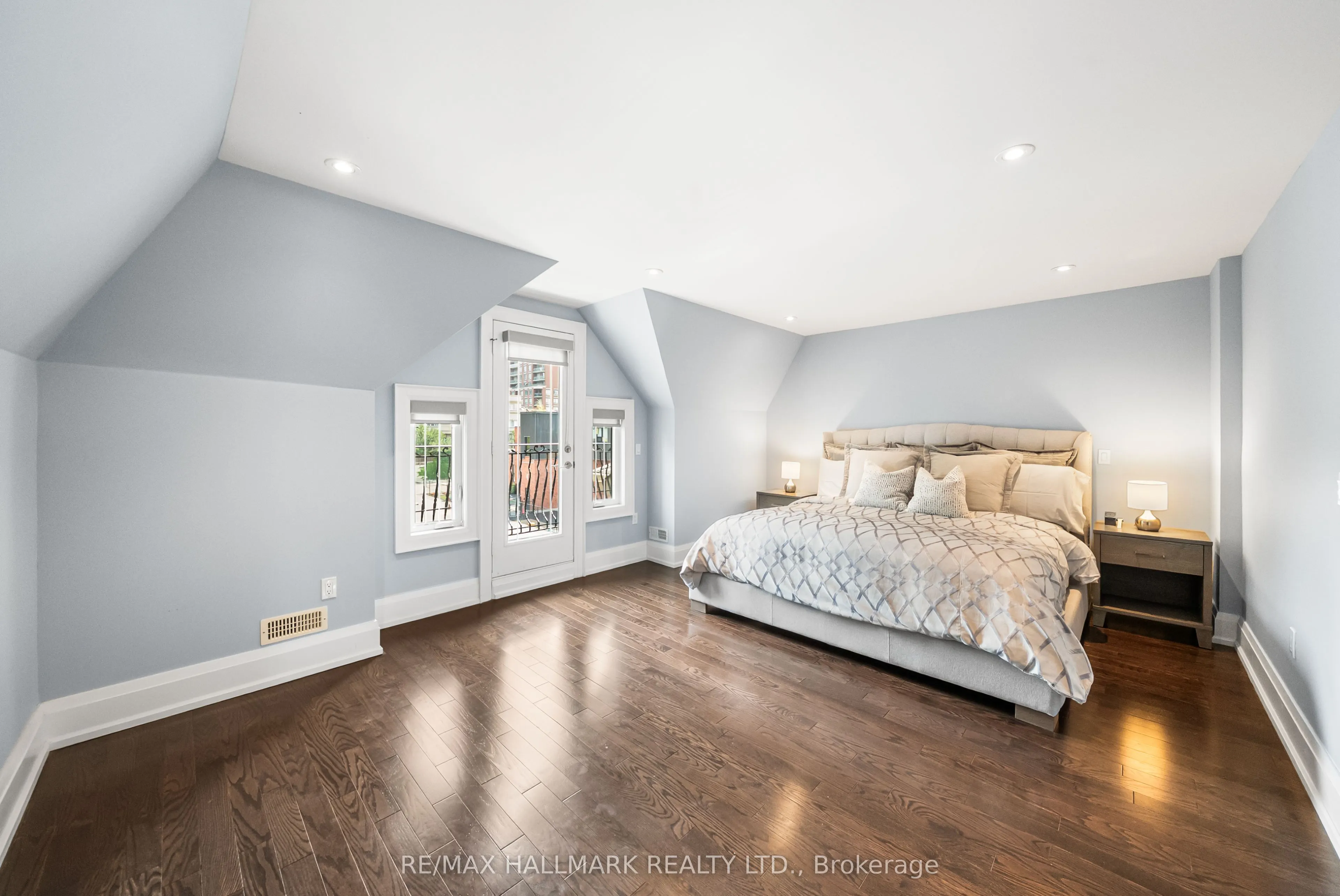 19 Hycrest Avenue