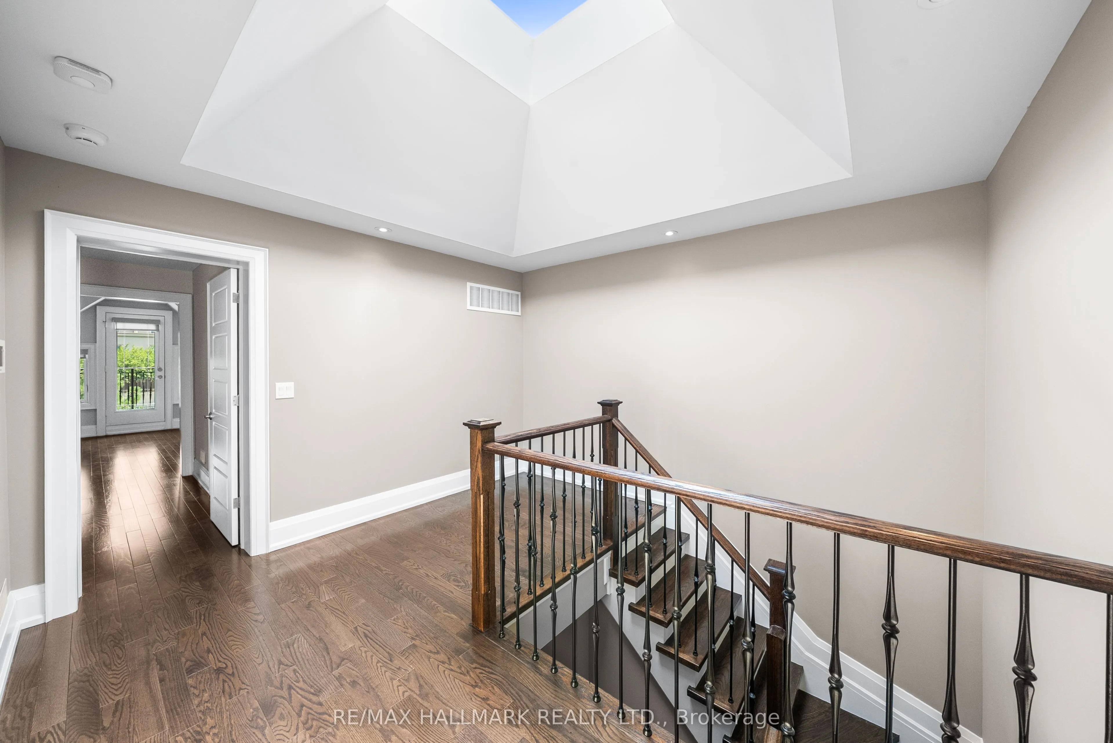 19 Hycrest Avenue