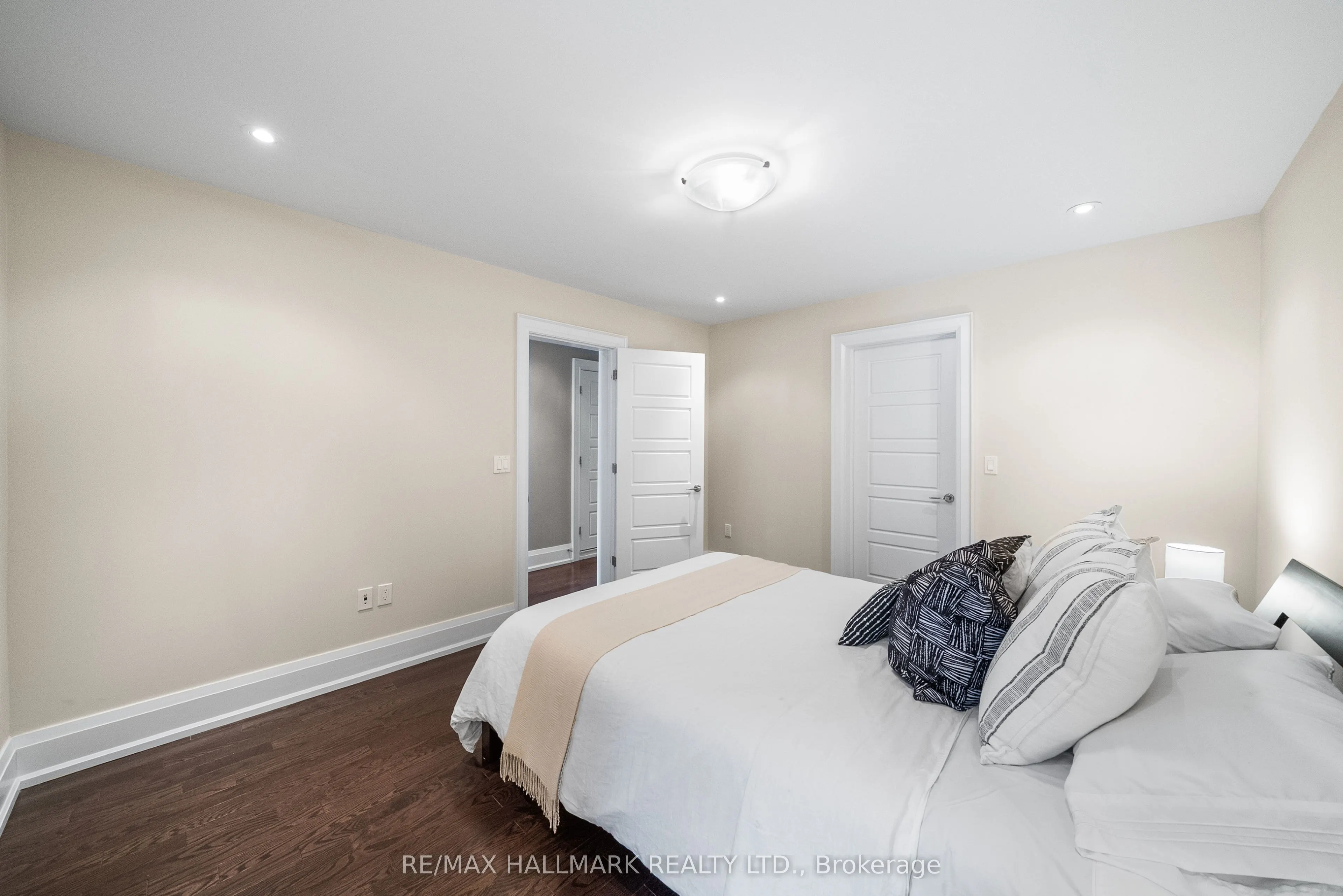 19 Hycrest Avenue