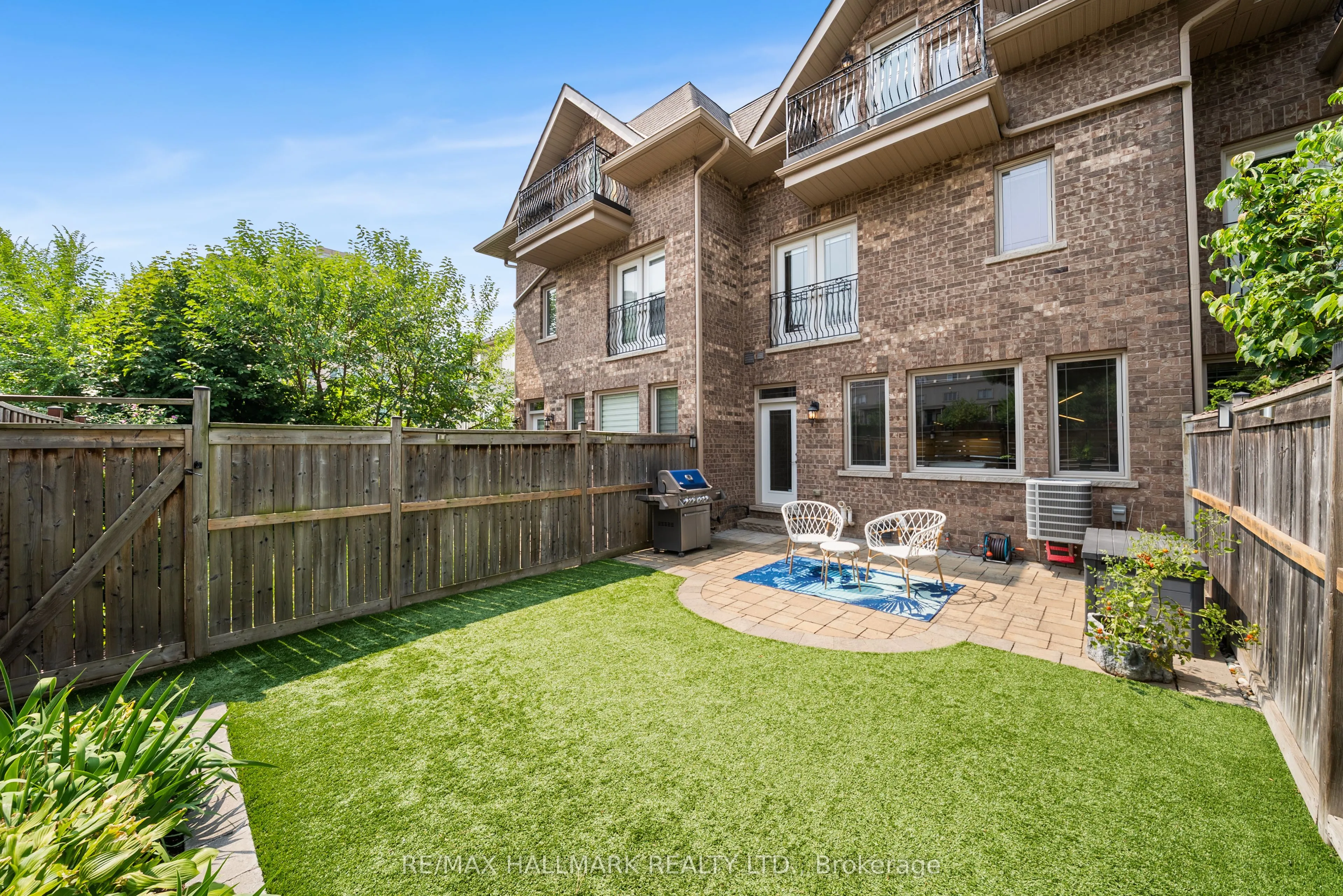 19 Hycrest Avenue