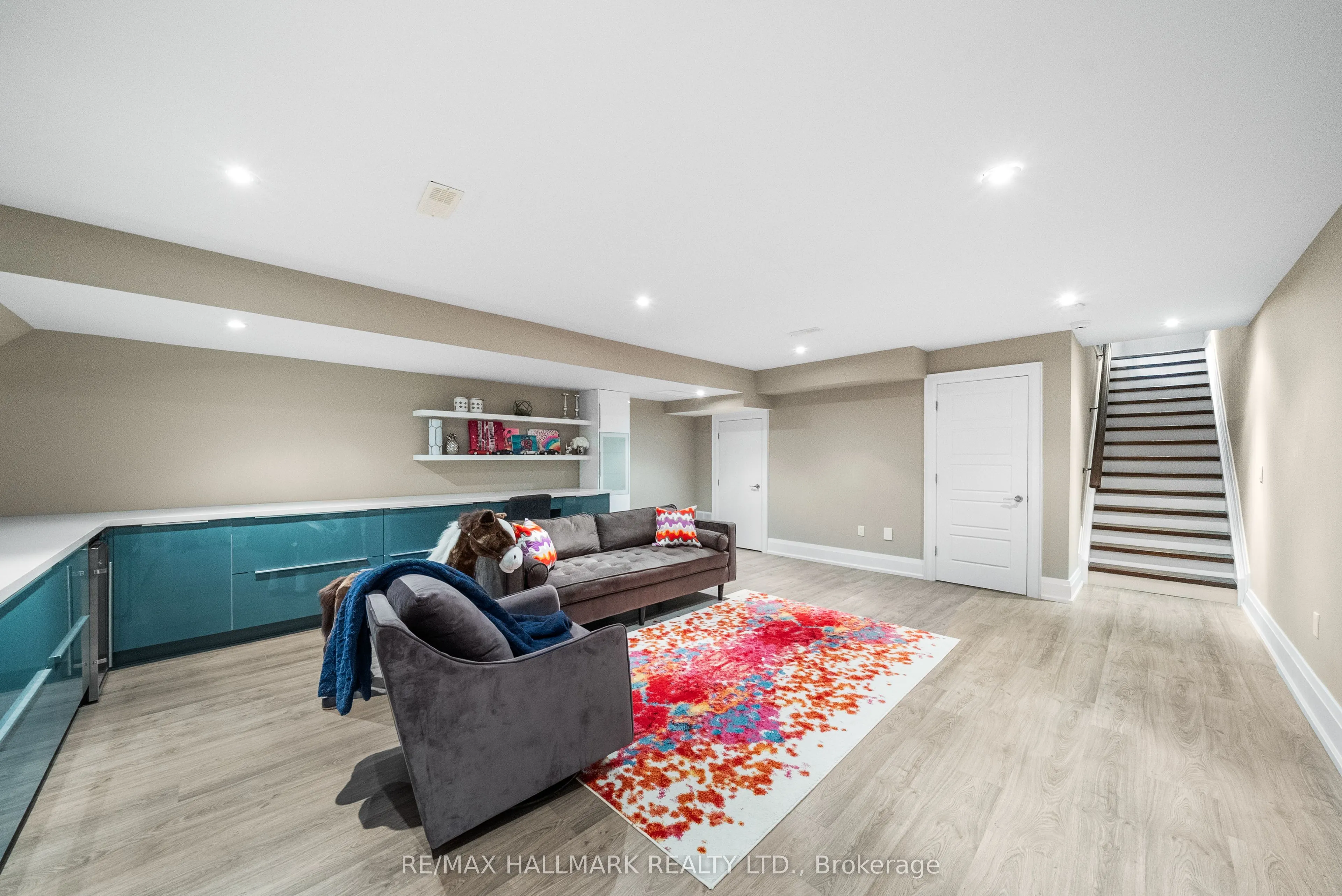 19 Hycrest Avenue