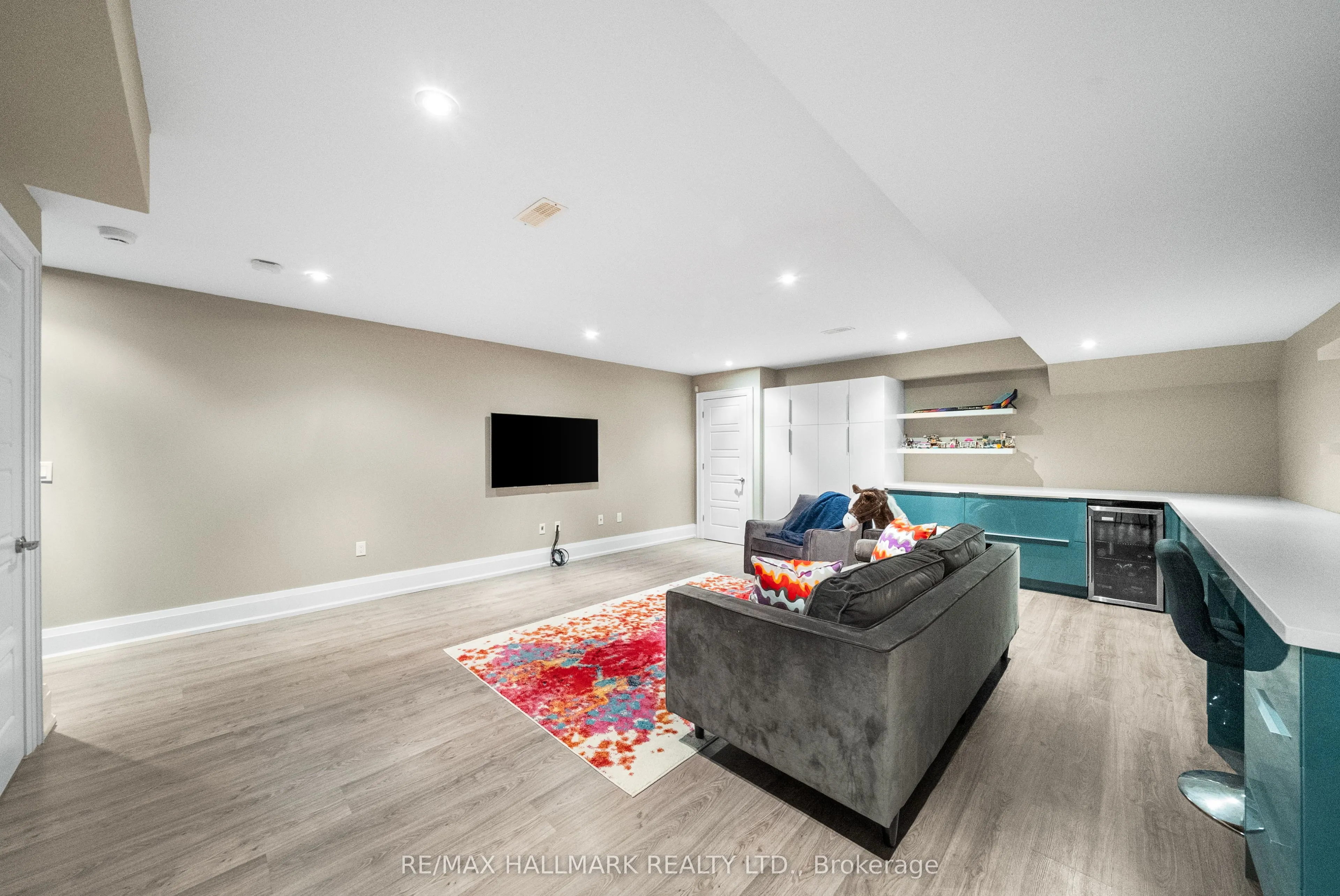 19 Hycrest Avenue