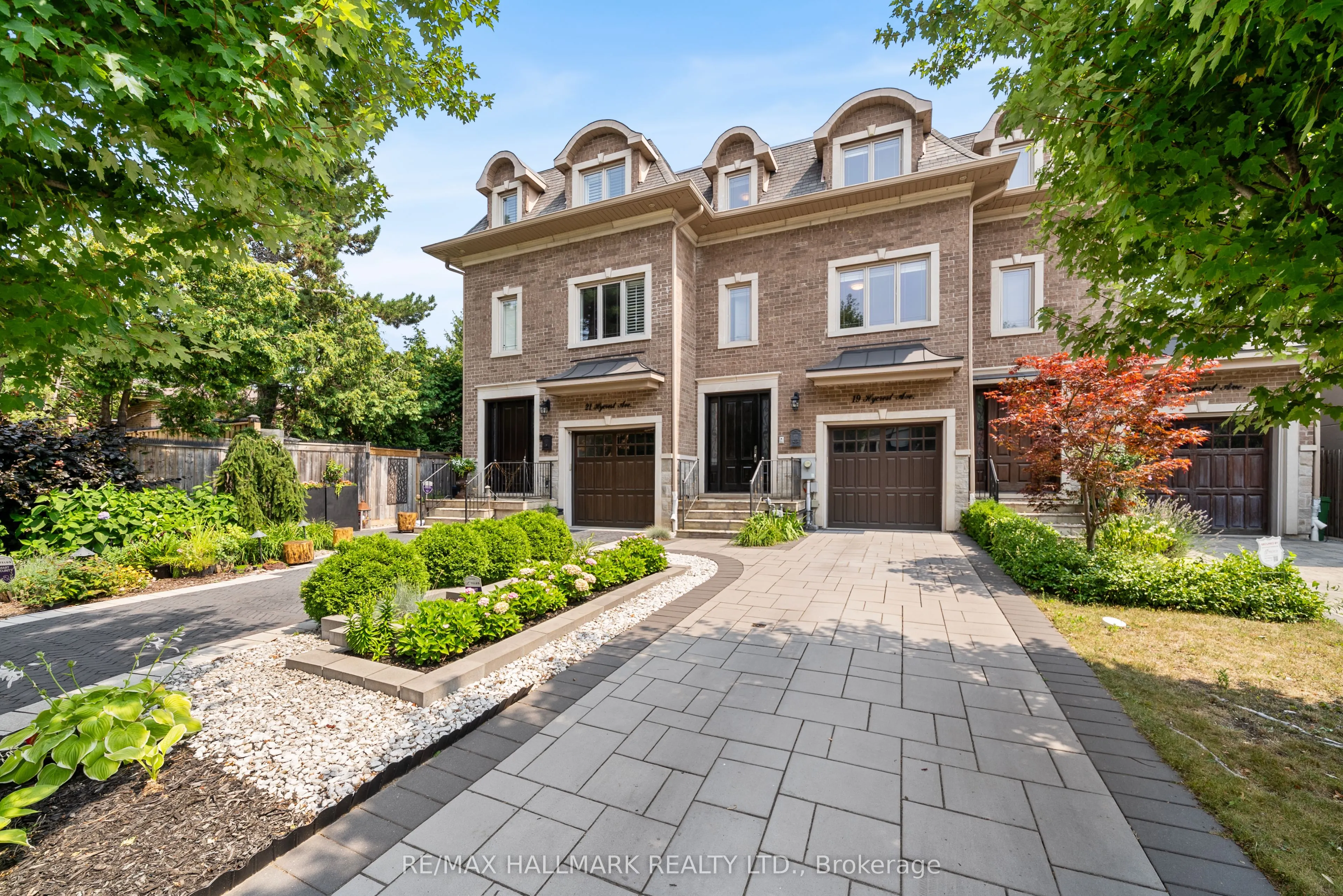 19 Hycrest Avenue