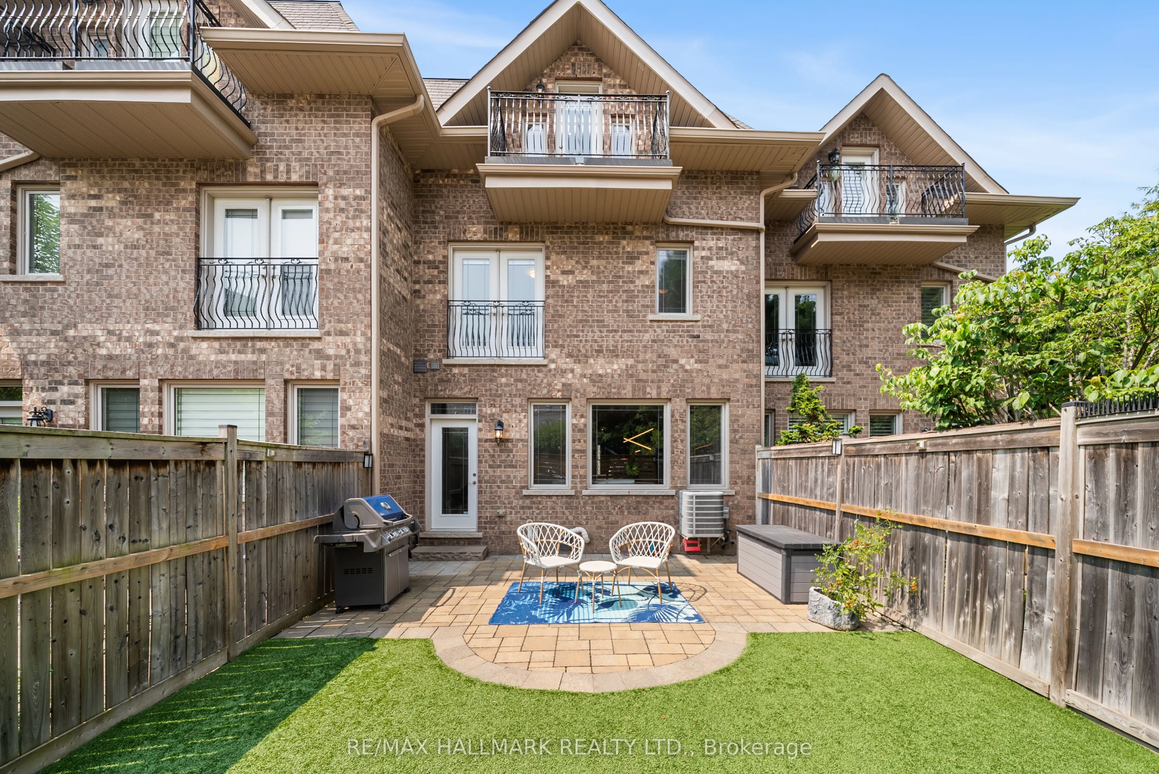 19 Hycrest Avenue