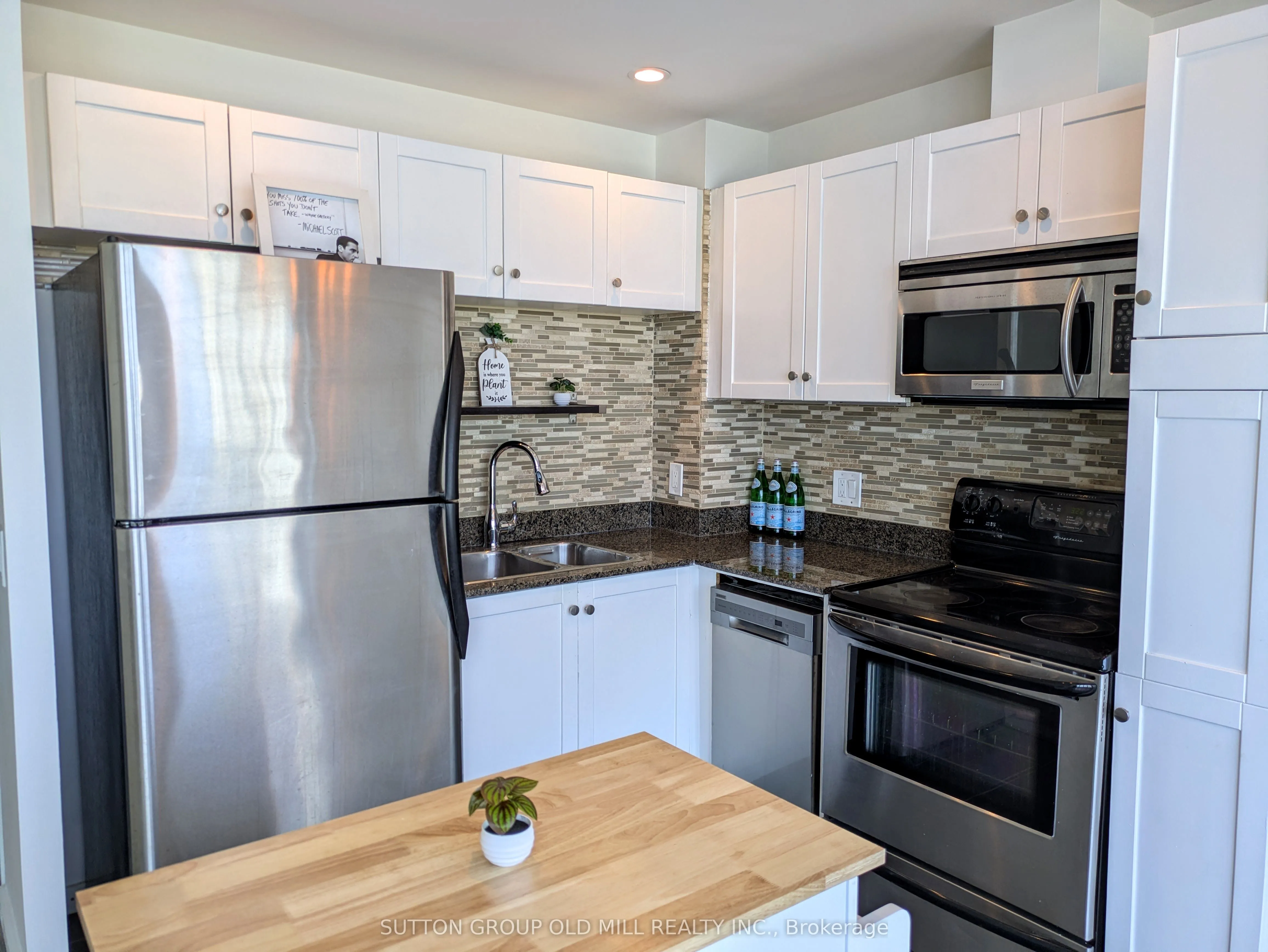 218 Queens Quay W, #1405