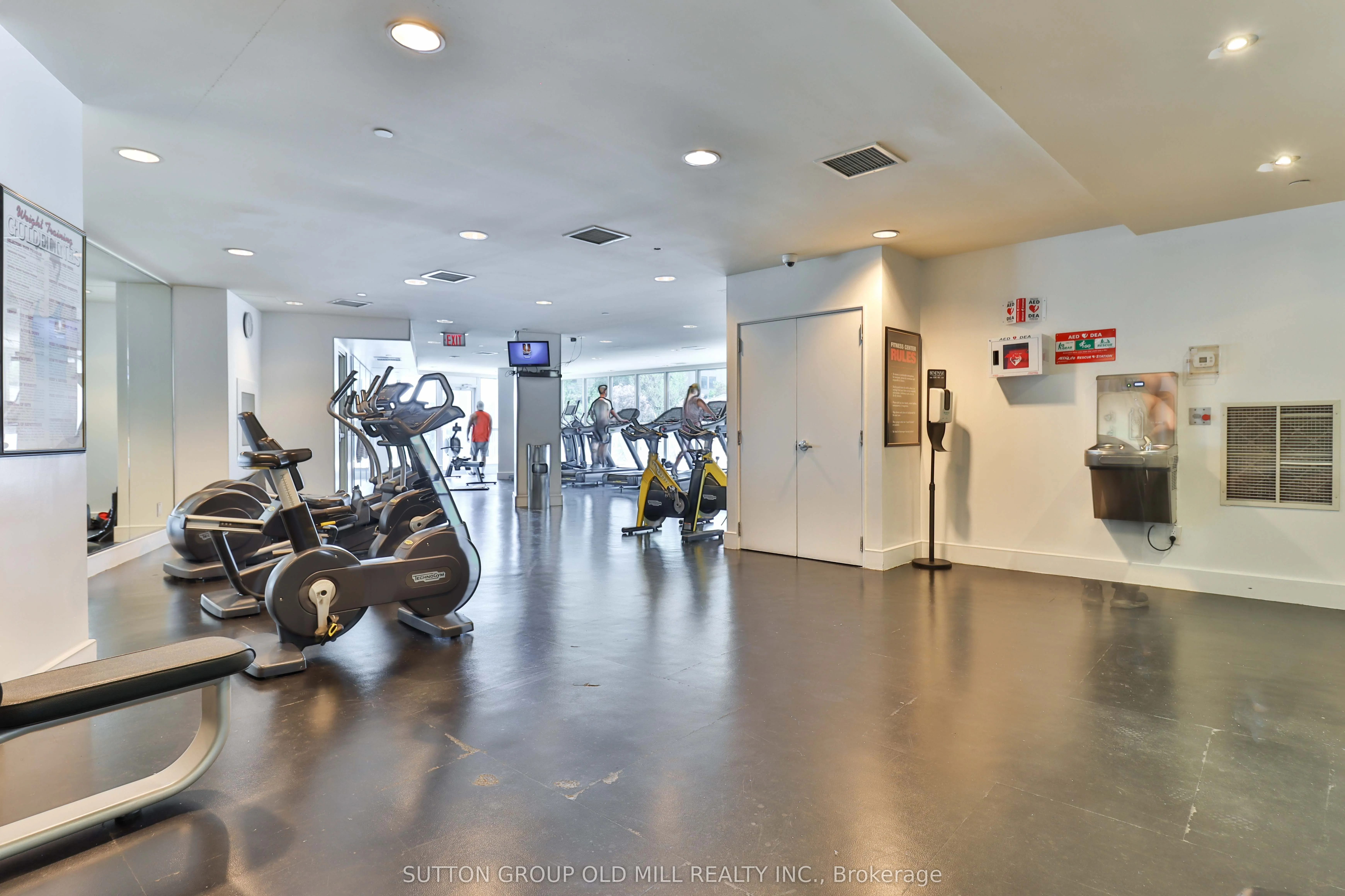 218 Queens Quay W, #1405