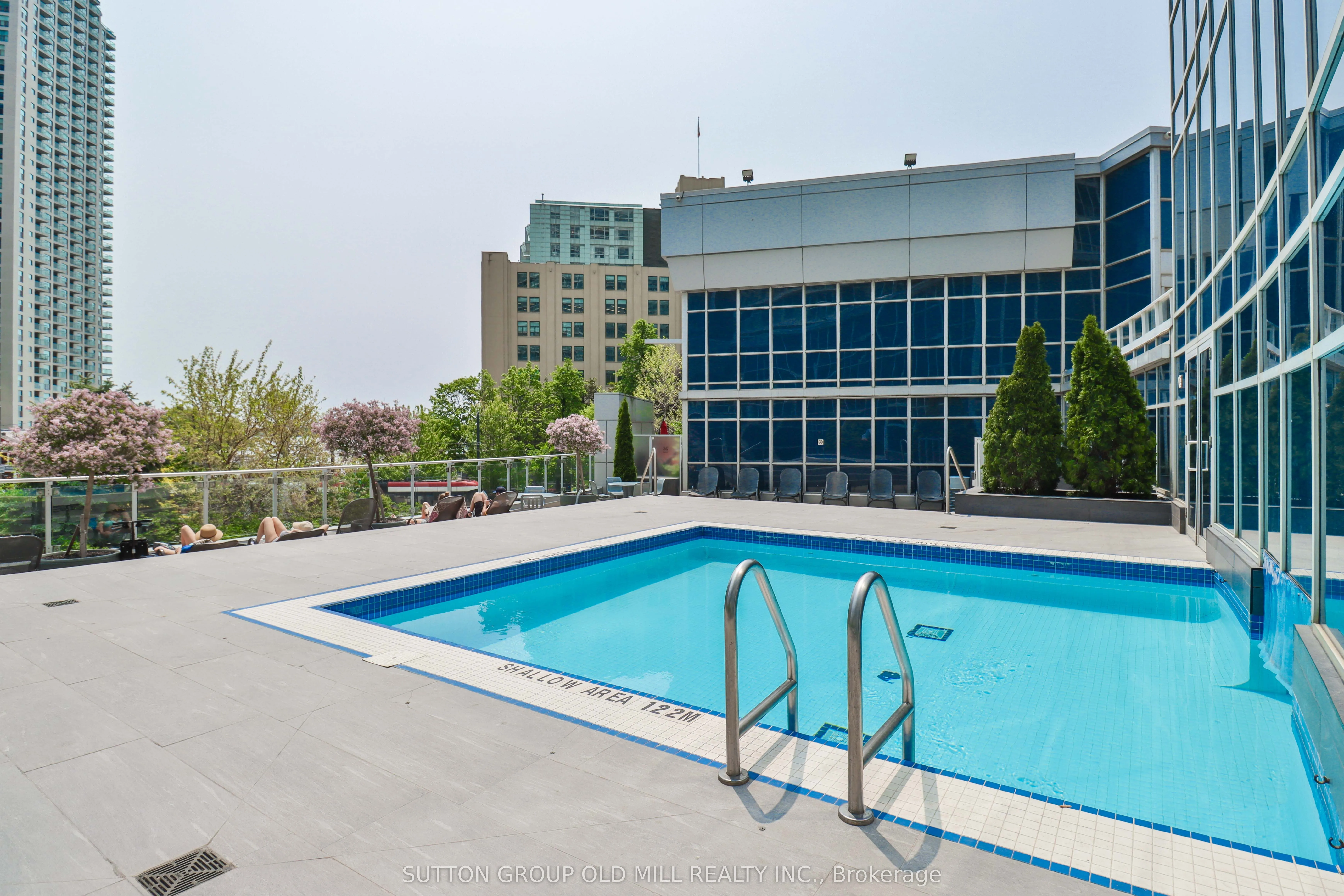 218 Queens Quay W, #1405