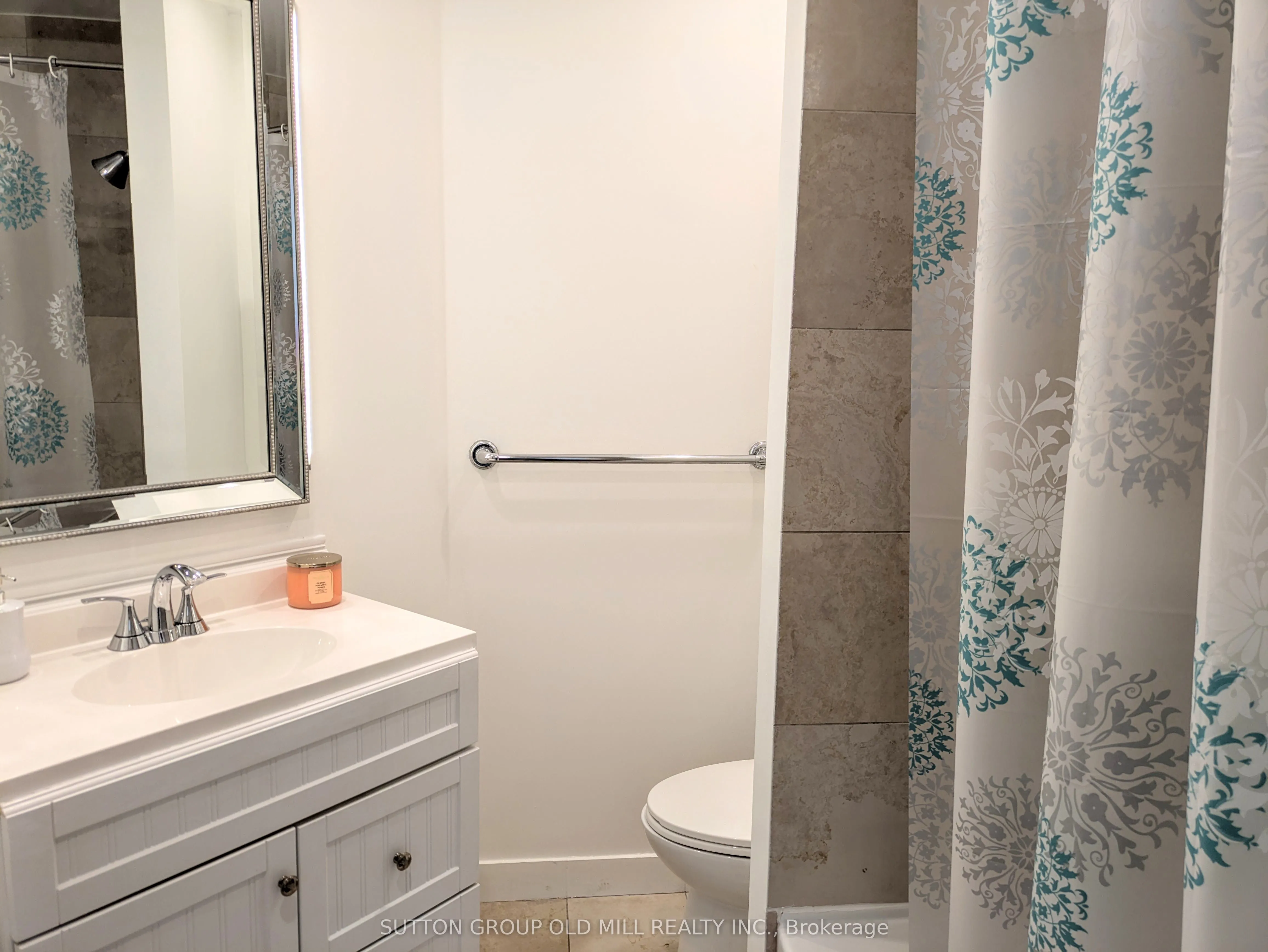 218 Queens Quay W, #1405