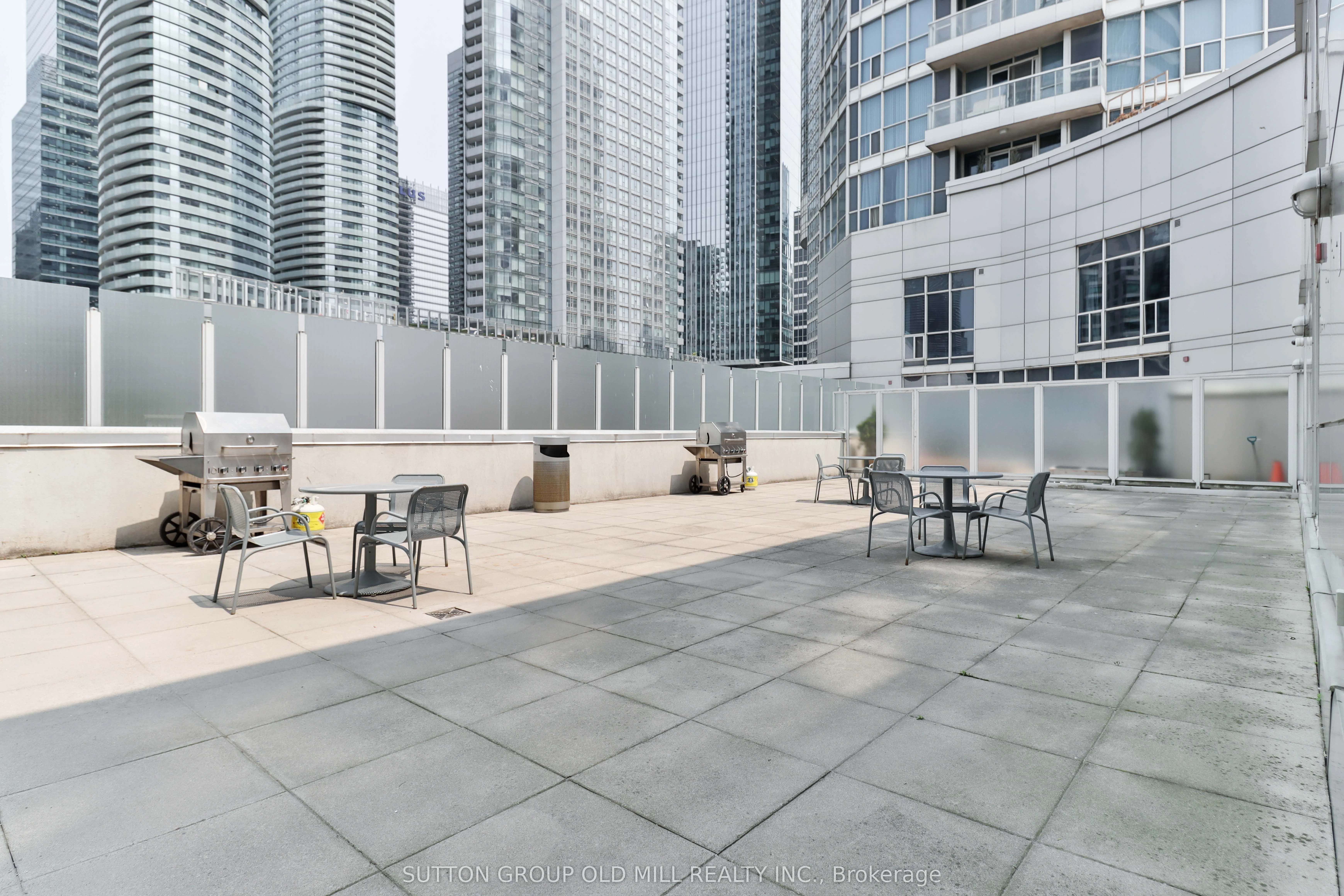 218 Queens Quay W, #1405