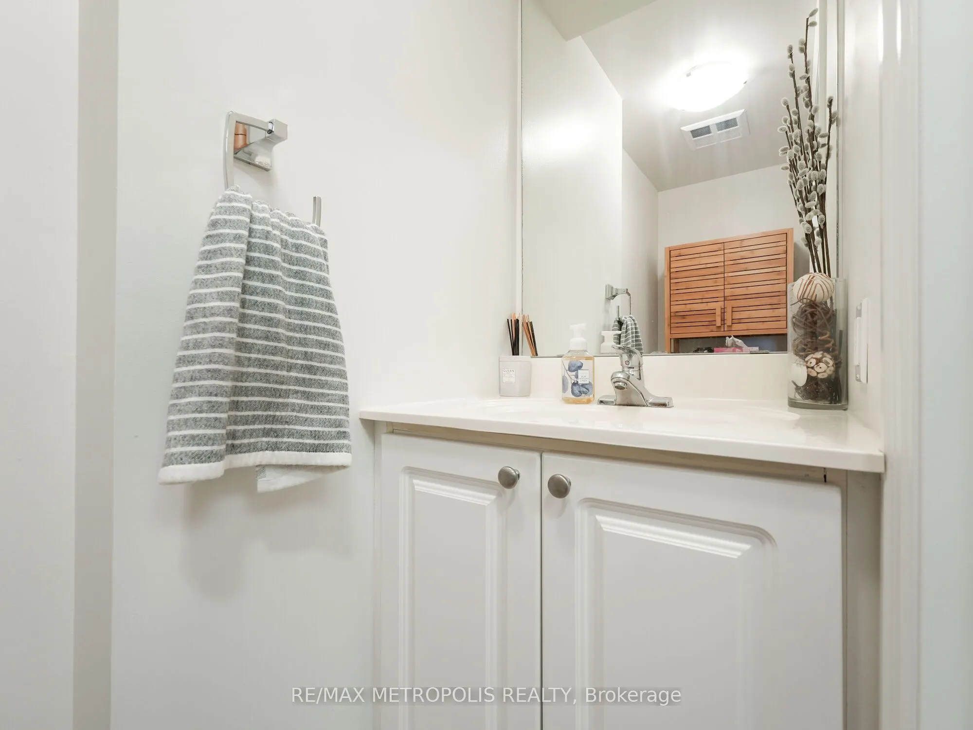 188 Doris Avenue, #1205