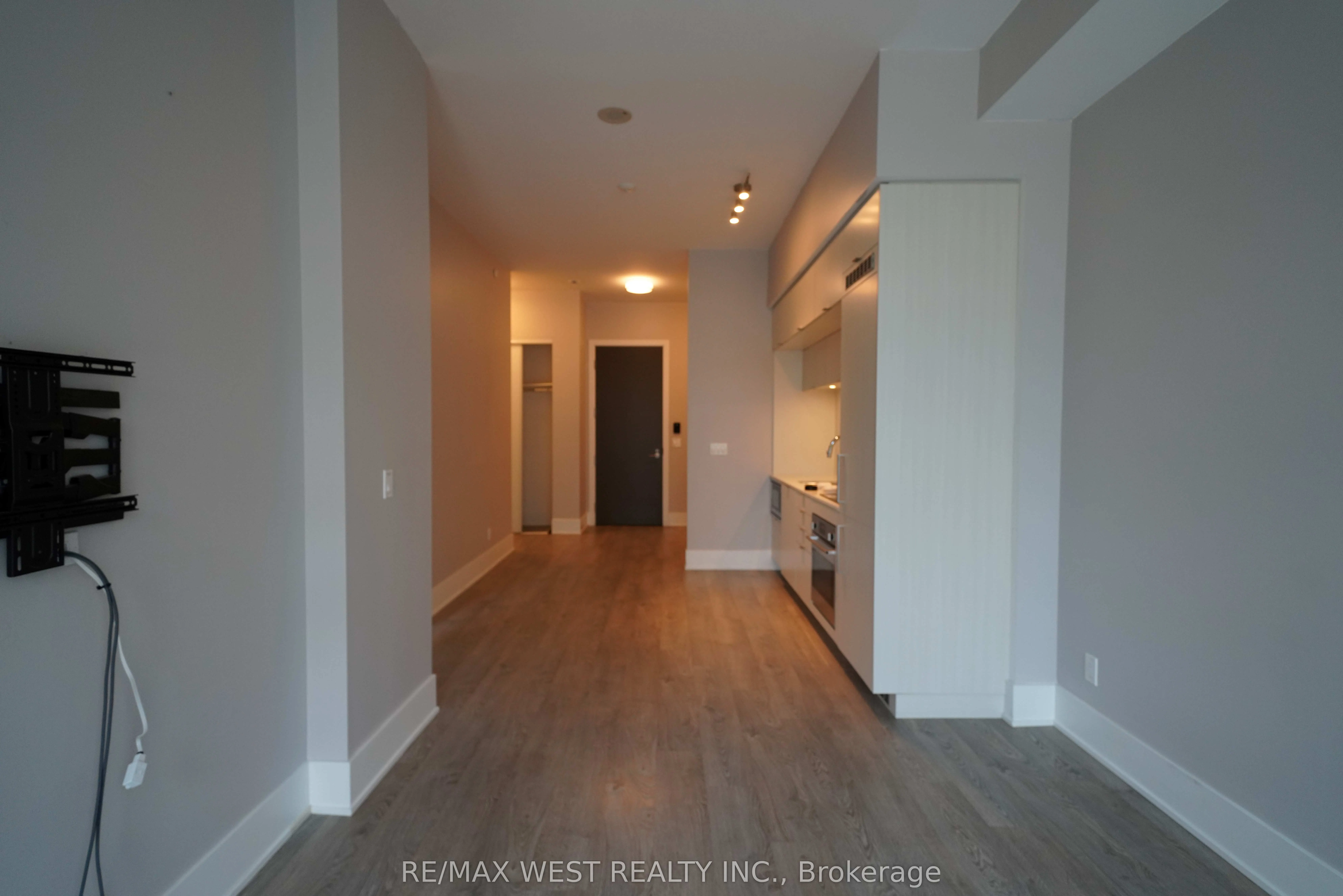 38 Cameron Street, #216