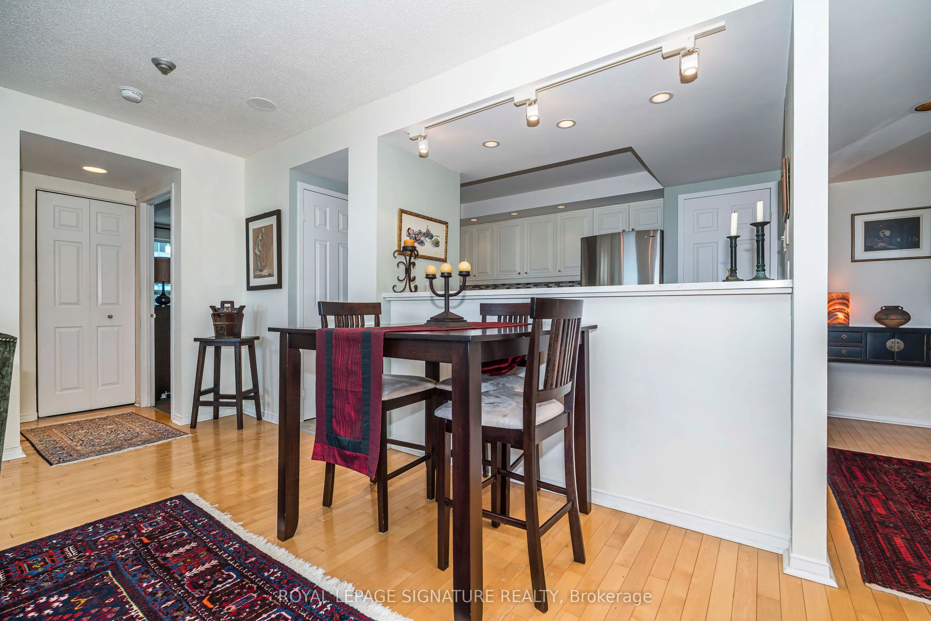 99 Harbour Square, #1812