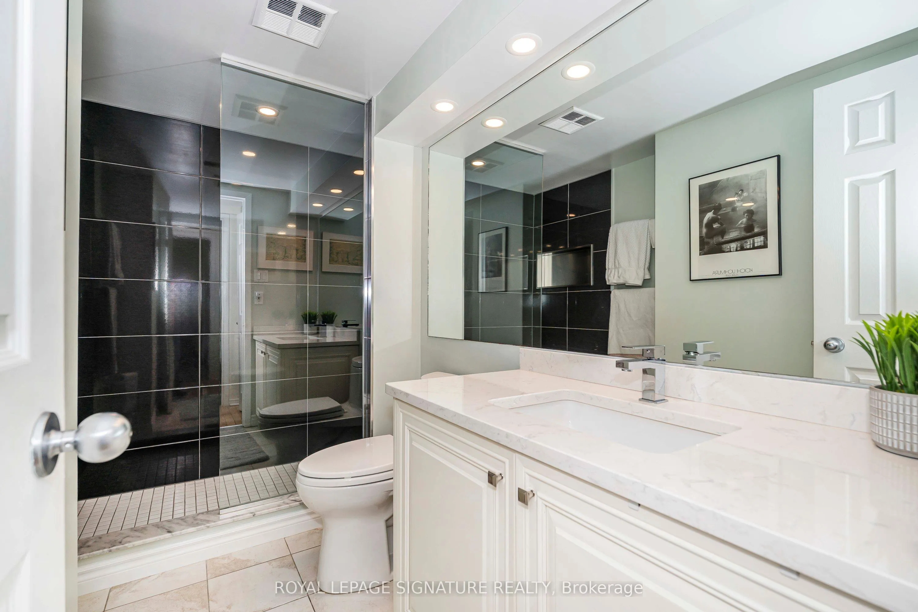 99 Harbour Square, #1812