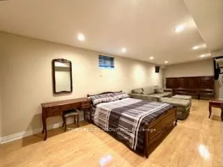 6 Carriage Lane