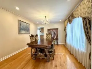6 Carriage Lane