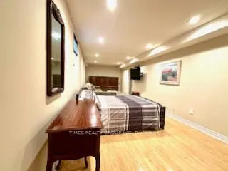 6 Carriage Lane