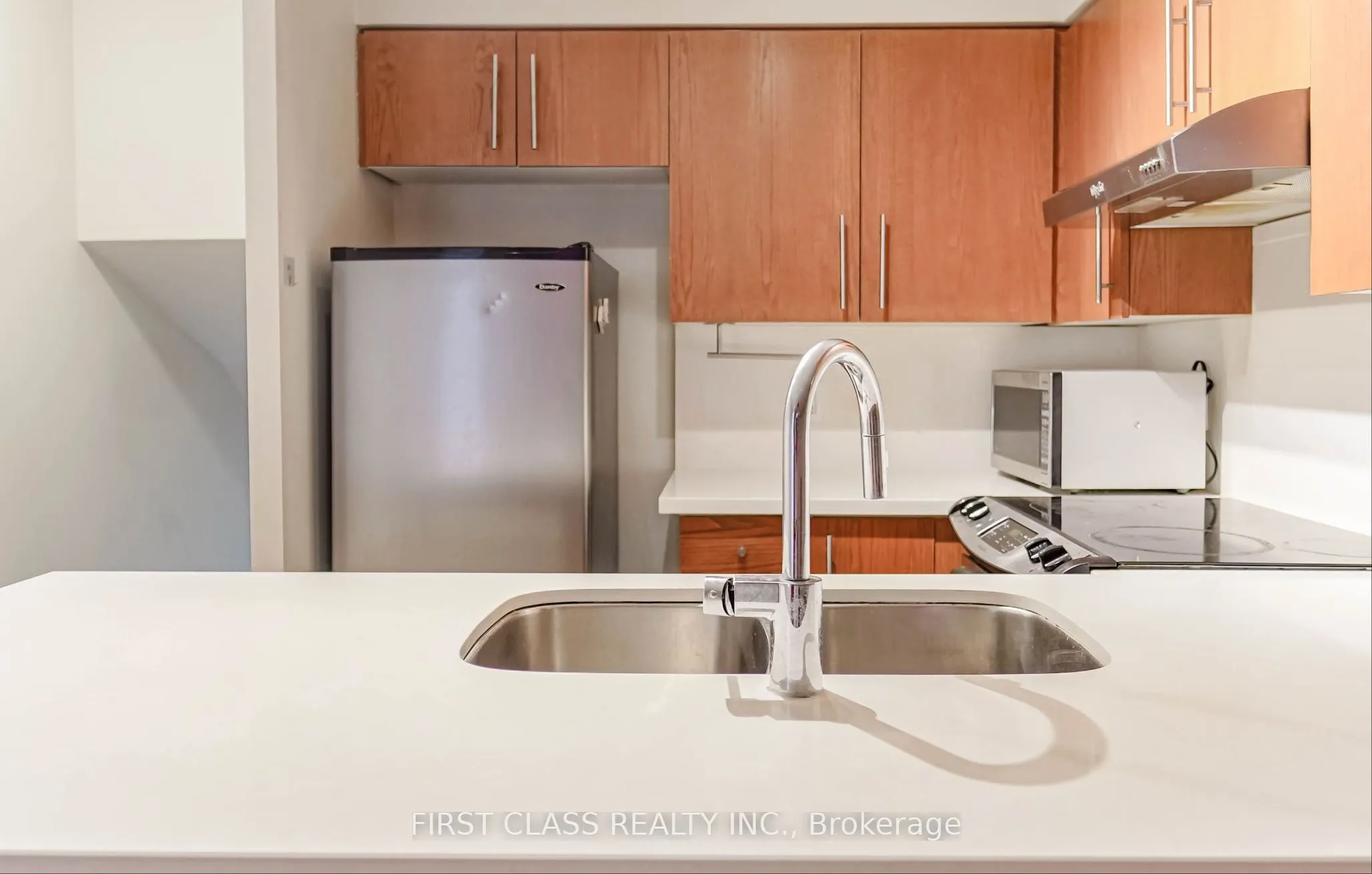 415 Jarvis Street, #355