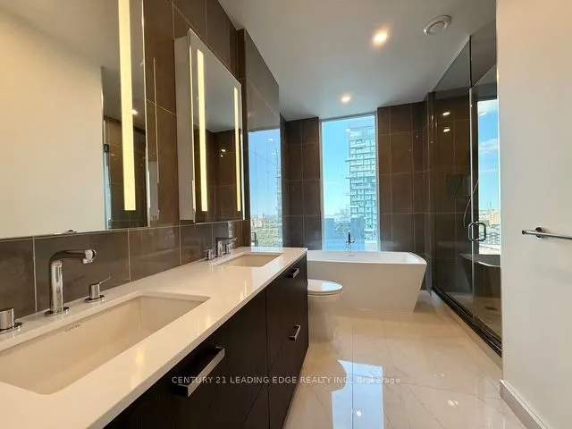 10 INN ON THE PARK Drive, #3304